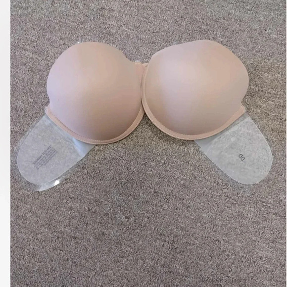NEW Self Adhesive  Reusable Bra Size DD Strapless Backless Nude colour - Picture 1 of 5